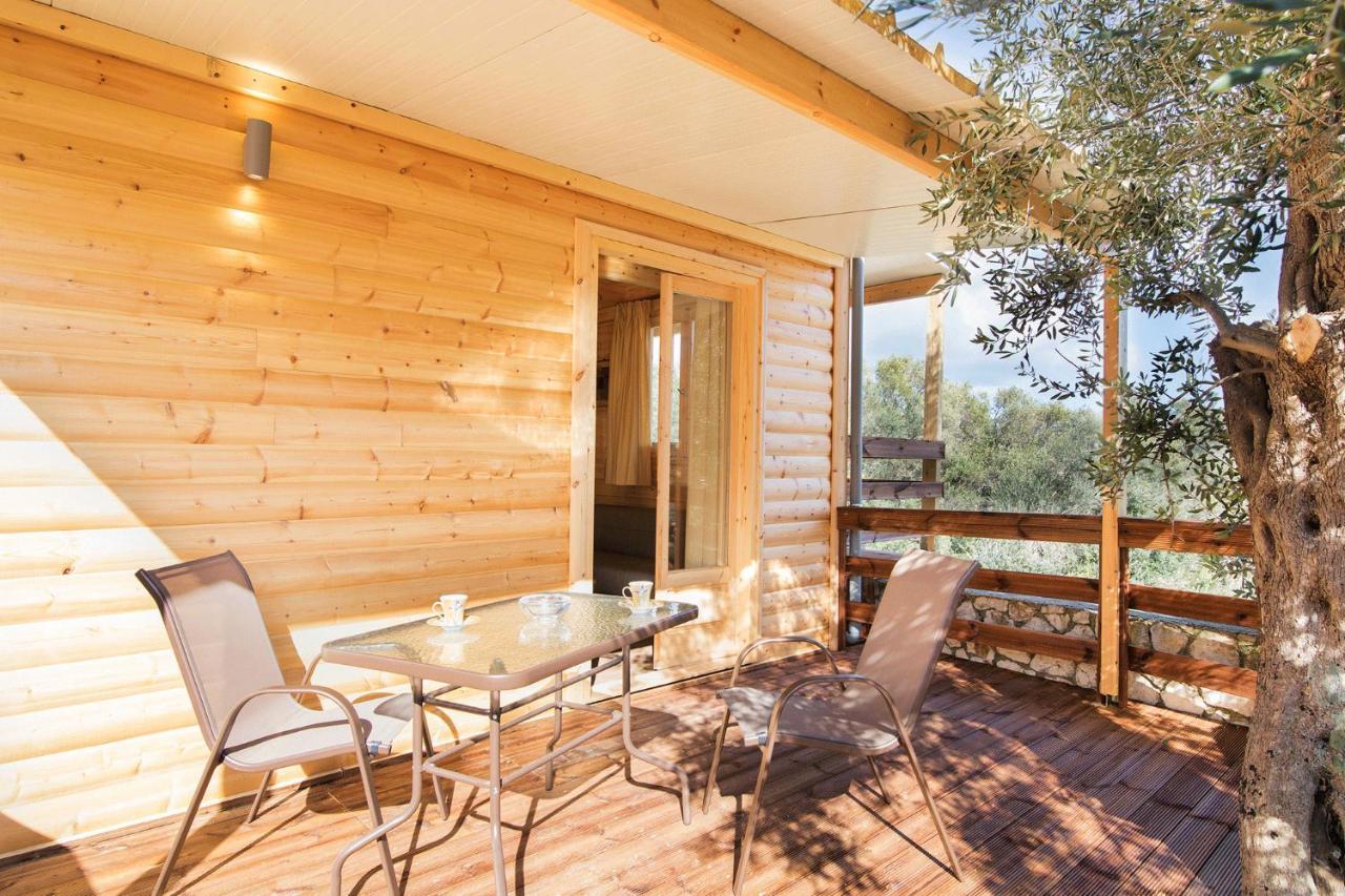 Romantic Tree House Kato Pavliana Bagian luar foto